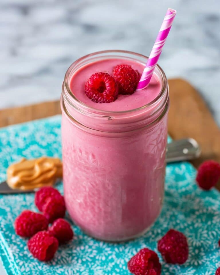 Raspberry Peanut Butter Smoothie Recipe